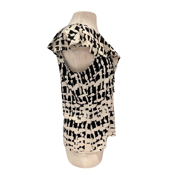 St. John Womens Ruffled Cap Sleeve Blouse Black & White Abstract Print Size 8 Si - Picture 4 of 8